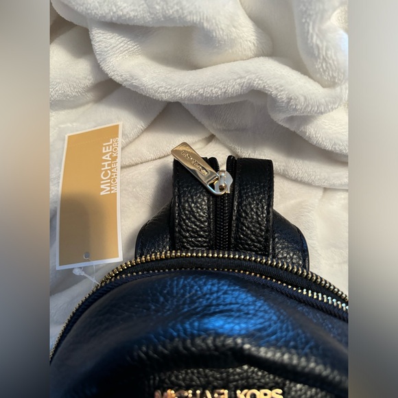 New Tag On Leather Small Michael Kors Backpack. - Picture 2 of 7